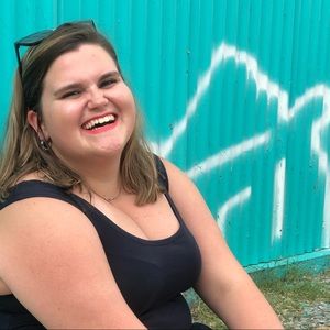 Meet your Posher, Abby